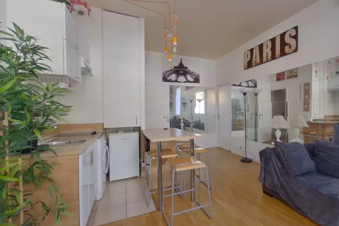 salon meublé spacieux